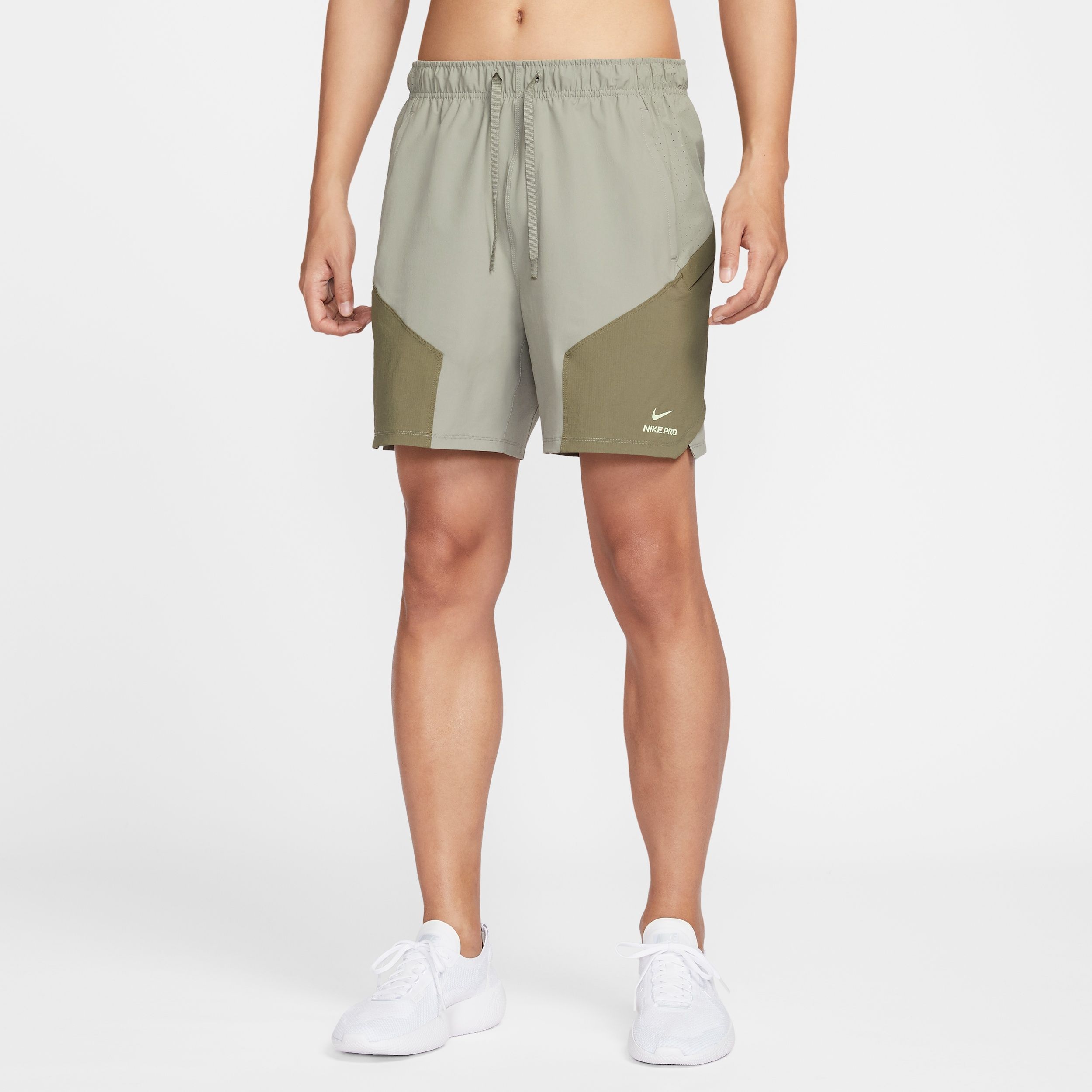 Nike Pro Training - Men's Dri-FIT ADV 15cm (approx.) Shorts