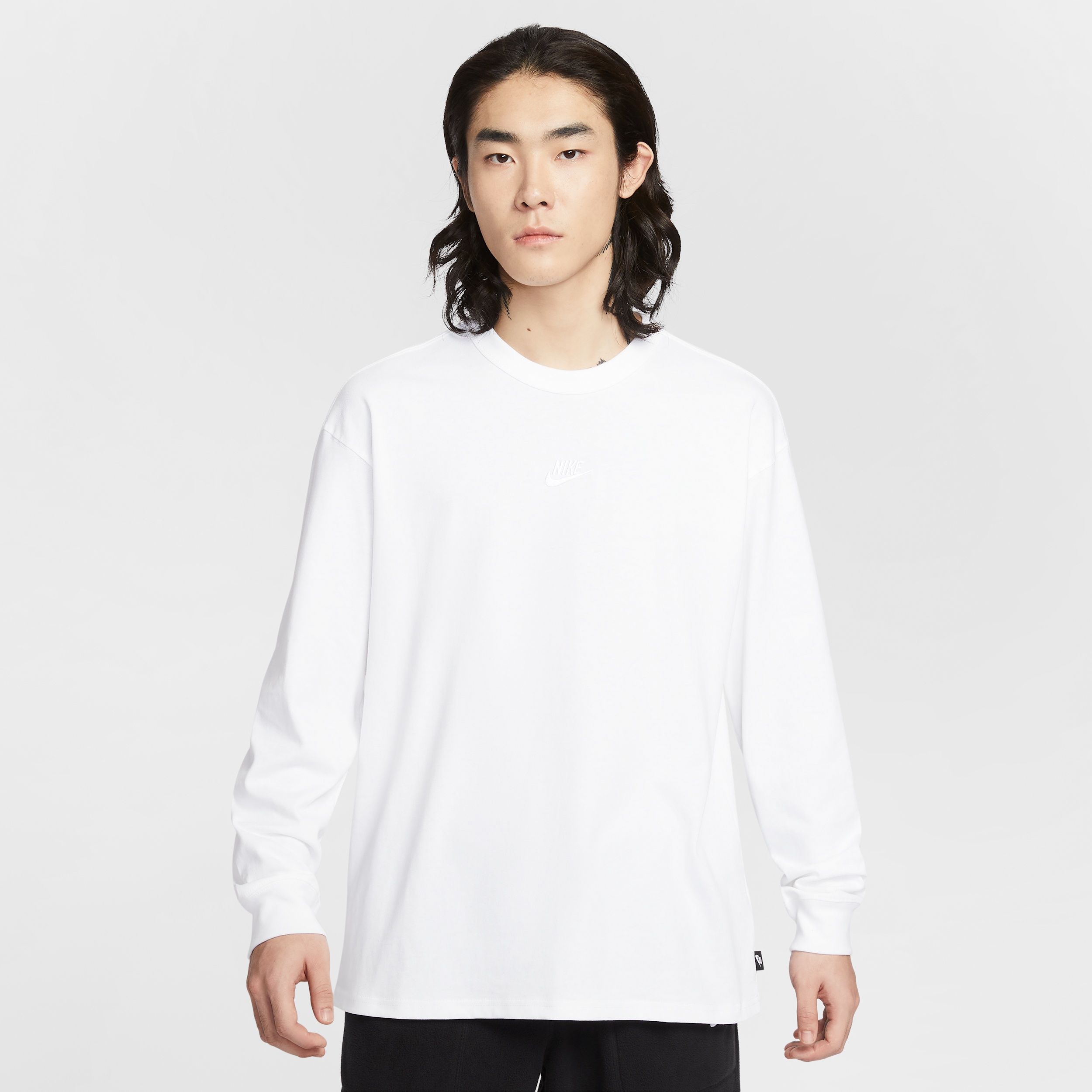 Nike Sportswear Premium Essentials - Men's Long-Sleeve T-Shirt
