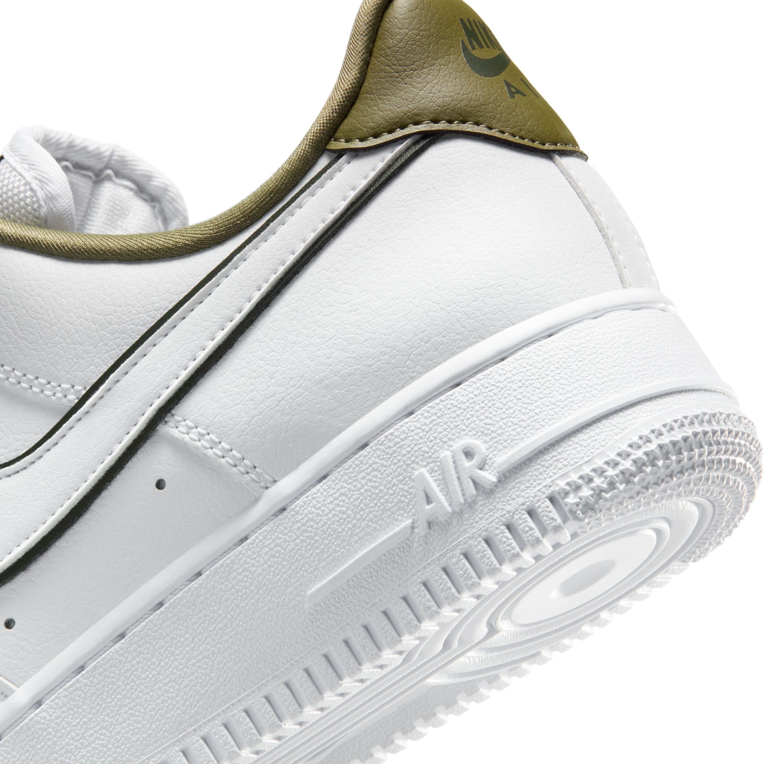 Buy Air Force 1 '07 Essential Women's Shoes Online | Nike India