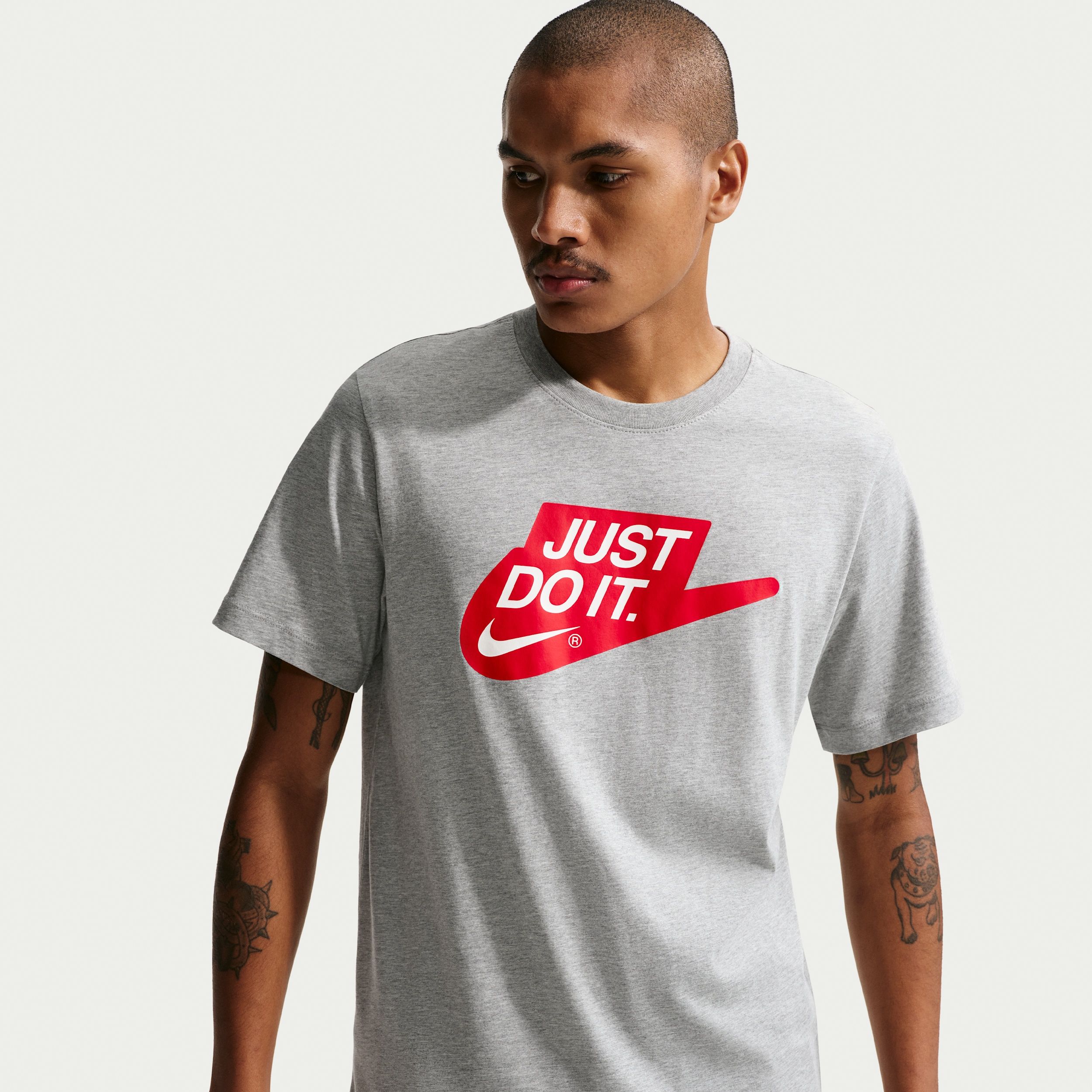 grey nike tee shirt