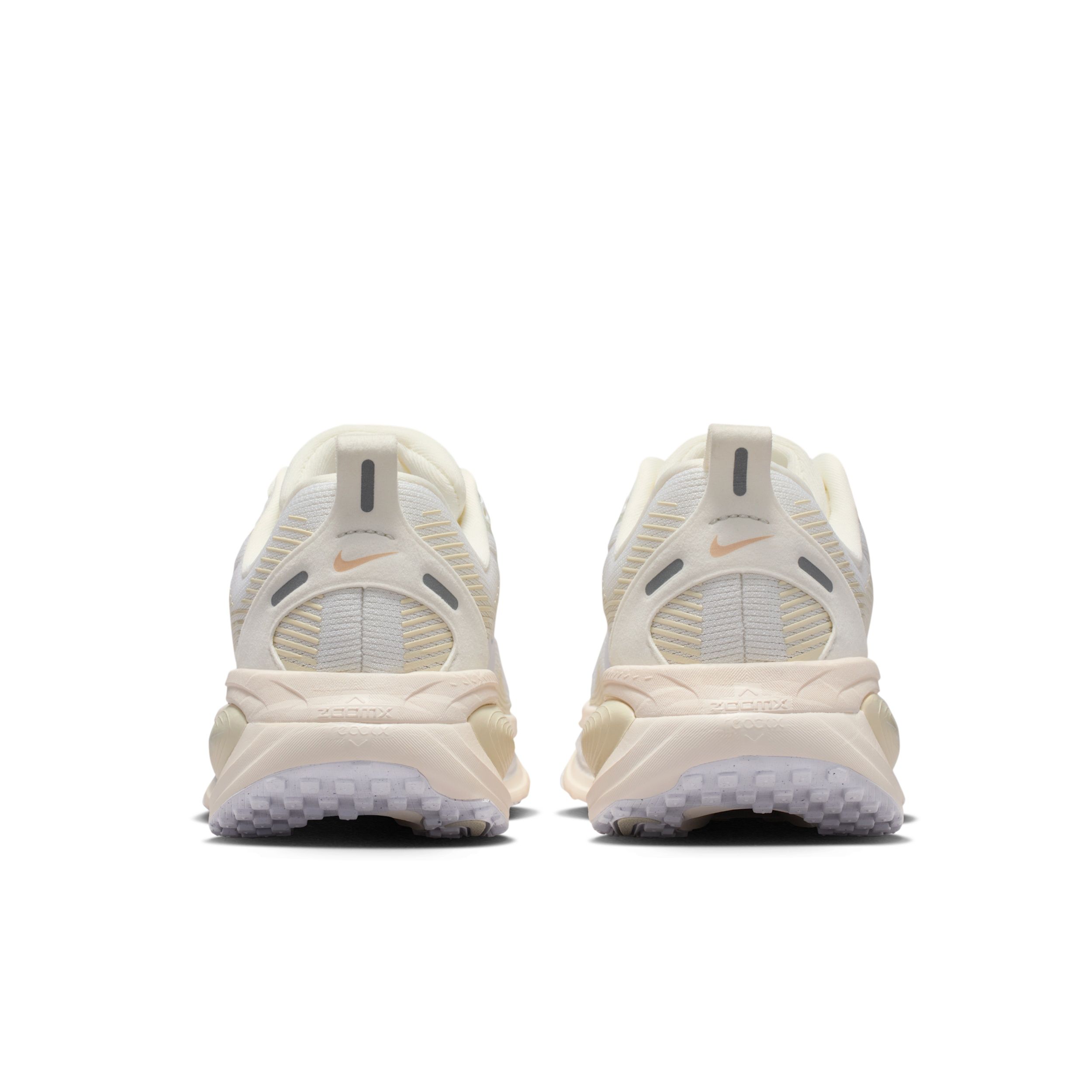 Buy Nike Vomero 18 Women's Road Running Shoes Online | Nike India