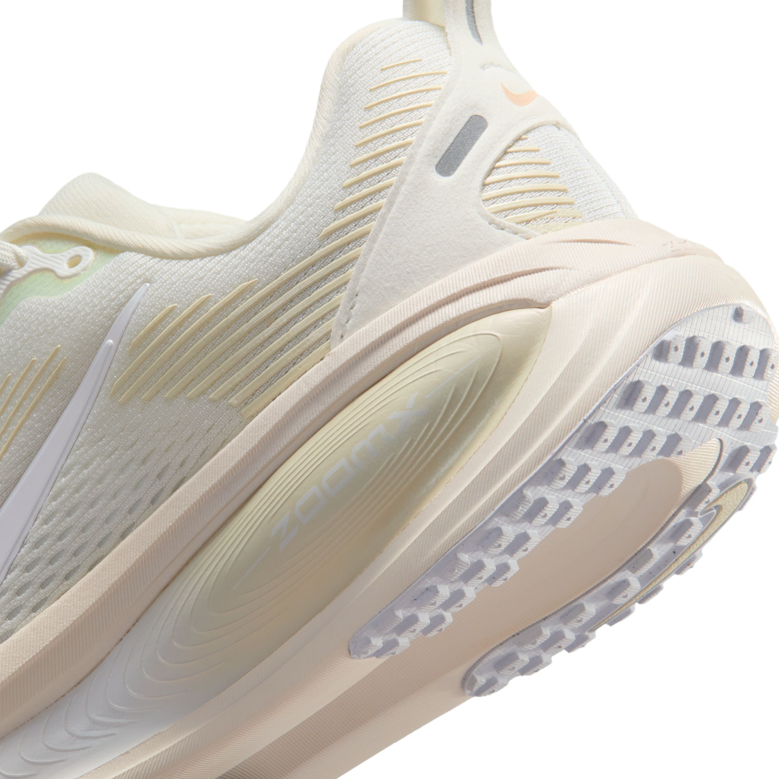 Buy Nike Vomero 18 Women's Road Running Shoes Online | Nike India