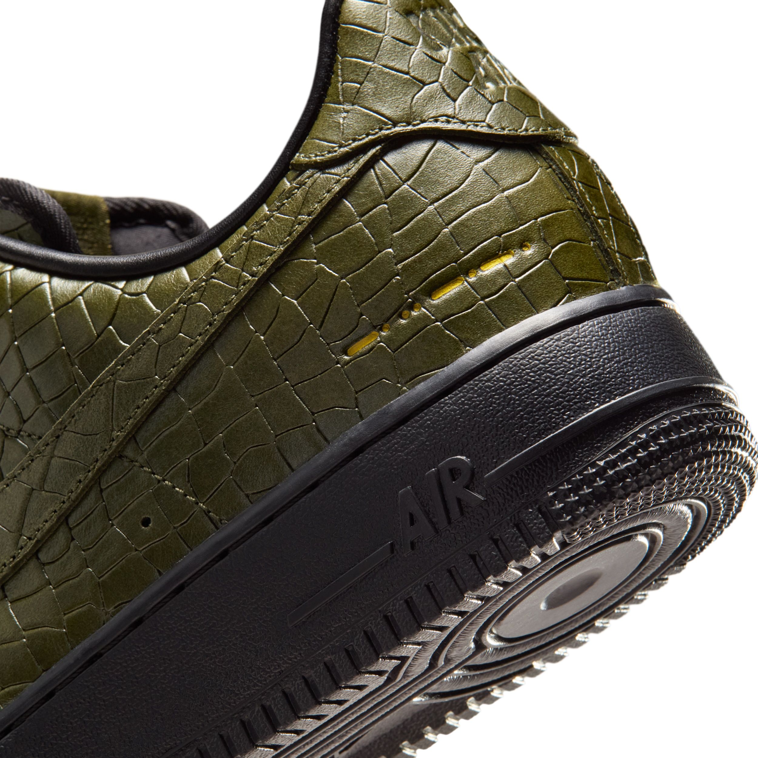 Buy Nike Air Force 1 '07 Premium Men's Shoes Online | Nike India