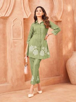 KAFTANIZE - Green Embroidered Bold Floral Co-Ord Set