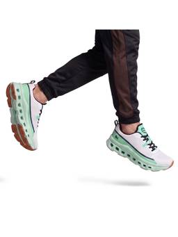 Neeman's - White Hexa Glide Sneakers for Men