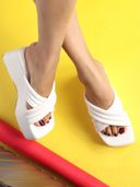 White color option, Currently selected