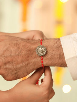 Cosa Nostraa - Ik Onkar Motif Premium Designer Thread Rakhi