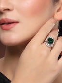 Green color option, Sold out, Currently selected