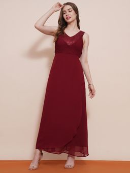 Globus - Maroon V-Neck Sequined Pintuck Fit and Flare Maxi Party Dress