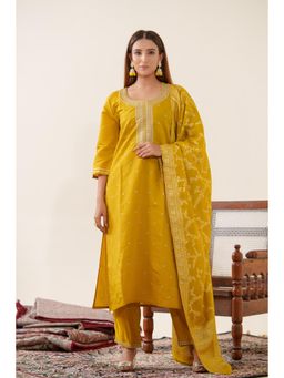 Gahan - Raw Silk Embellished Embroidered Mustard Kurta Pant & Brocade Dupatta (Set of 3)