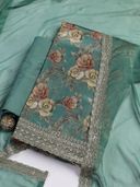 Green color option, Sold out, Currently selected