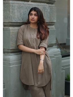 The Indian Ethnic Co. - Khaki Solid Slub Cotton Straight Kurta