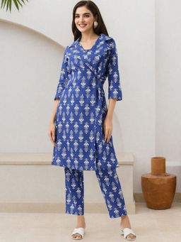 ISHIN - Printed V-Neck Top With Pant Co-Ord (Set of 3)