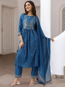 ISHIN - Women Ethnic Motifs Printed Pleated Kurta With Pant (Set of 2)