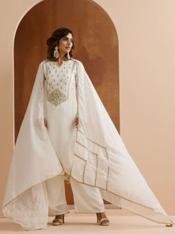 ISHIN - Off White Floral Embroidered Sequinned Kurta With Palazzo & Dupatta (Set of 3)