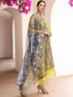 ISHIN - Yellow Women Printed Regular Kurta With Pant & Dupatta (Set of 3)