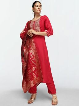ISHIN - Red Women Floral Printed Regular Kurta With Pant & Dupatta (Set of 3)