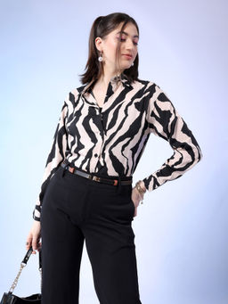 Freehand - Women Loose Fit Animal Print Shirt