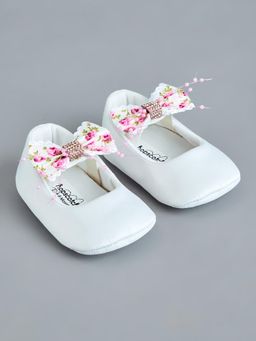 Hopscotch - Girls White Fabric Ballerinas