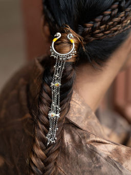 Shaya by CaratLane - 925 Silver Shaya by CaratLane Ashwa o Naari Hair Chain in Oxidised