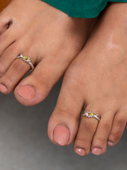 Shaya by CaratLane - Meen Toe Rings in Oxidised 925 Silver