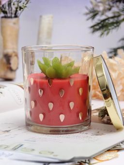 UMAI - Strawberry Fragnance Candle