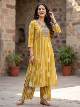 FASHOR - Printed Straight Co-Ord Set - Mustard Yellow