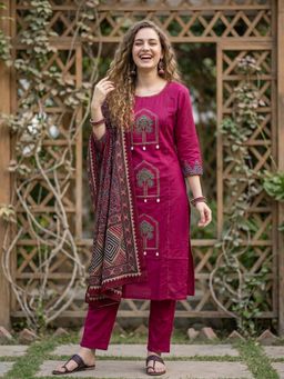 FASHOR - Jharokha Printed Straight Kurta with Pyjama & Dupatta - Magenta