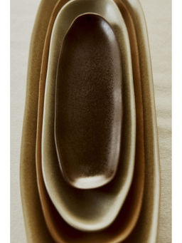 H&M - Beige 4-Piece Stoneware Serving Plate Set