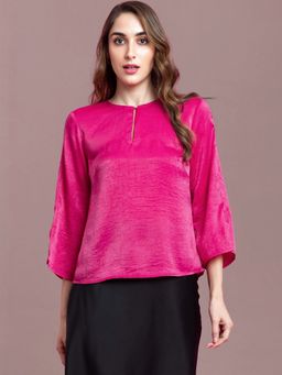 FABLE STREET - Satin Crew Neck Top - Pink
