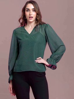 FABLE STREET - V-neck Top - Sap Green