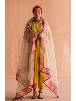 SWATTI KAPOOR - Svet Off White Stripes Printed Dupatta