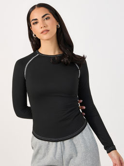 Styli - Women Black Solid Fitted T-Shirt with Raglan Sleeves