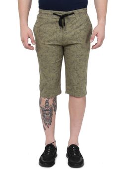 JadeBlue - Men Green Cotton Slim Fit Printed Capri Shorts