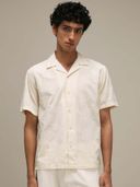 Off White color option, Currently selected