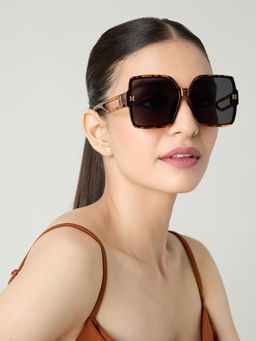 Pipa Bella by Nykaa Fashion - Stylish Black Square Shaped Sunglasses (M)