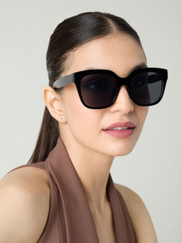 Pipa Bella by Nykaa Fashion - Classic Black Wayfarer Sunglasses (M)