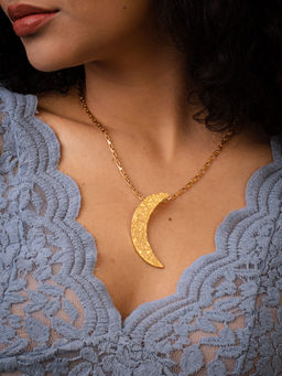 TANN TRIM - Crescent Link Chain 18 Kt Gold Plated Pendant for Women