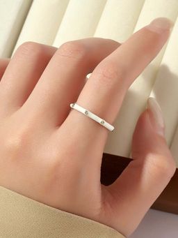 Salty - Women White Sinister Splendour Ring
