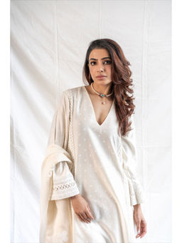 Masaba - Ivory Kurta with Pant and Dupatta (Set of 3)