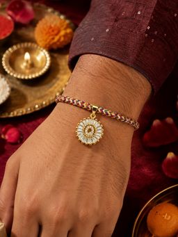 Digital Dress Room - Q Alphabet Gold-Plated Diamond Letter Rakhi