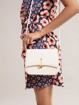 Twenty Dresses by Nykaa Fashion - Beige Vintage Drama Hand Bag