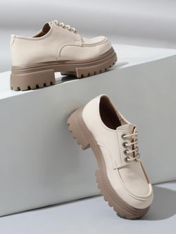 VALIOSAA - Cream Casual Derbies