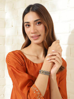 Fabindia - Women Gold Sliver Pleated Kada (2.6)