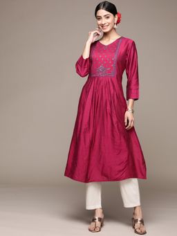 Anubhutee - Women Magenta Ethnic Embroidered Kurta