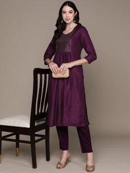 Anubhutee - Women Silk Embellished Magenta A-Line Kurta