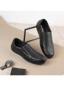 Black color option, Sold out, Currently selected