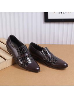 Mochi - Men Brown Formal Loafers