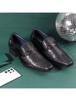 Metro - Men Black Slip On Formal Loafers