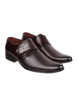 Mochi - Men Wine Formal Loafers